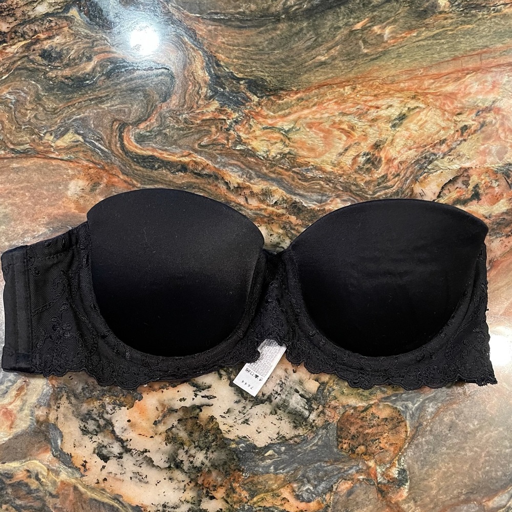 Wonderbra black strapless 32A GUC